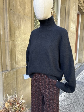 jersey negro cuello