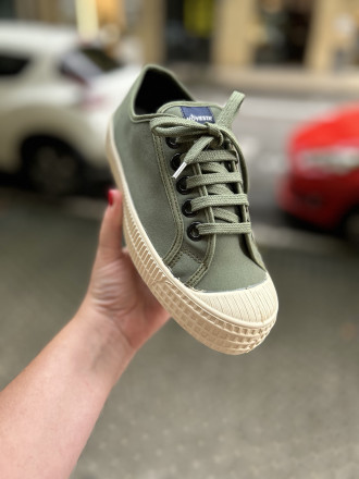 zapatilla impermeable verde