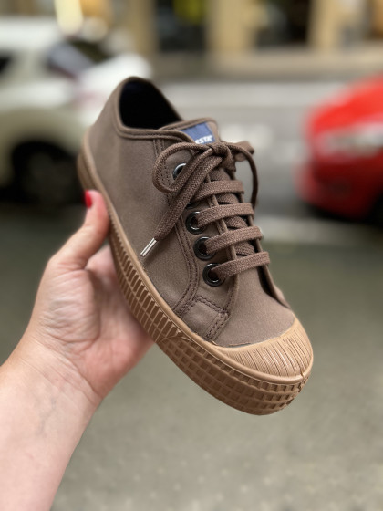 zapatilla impermeable choco