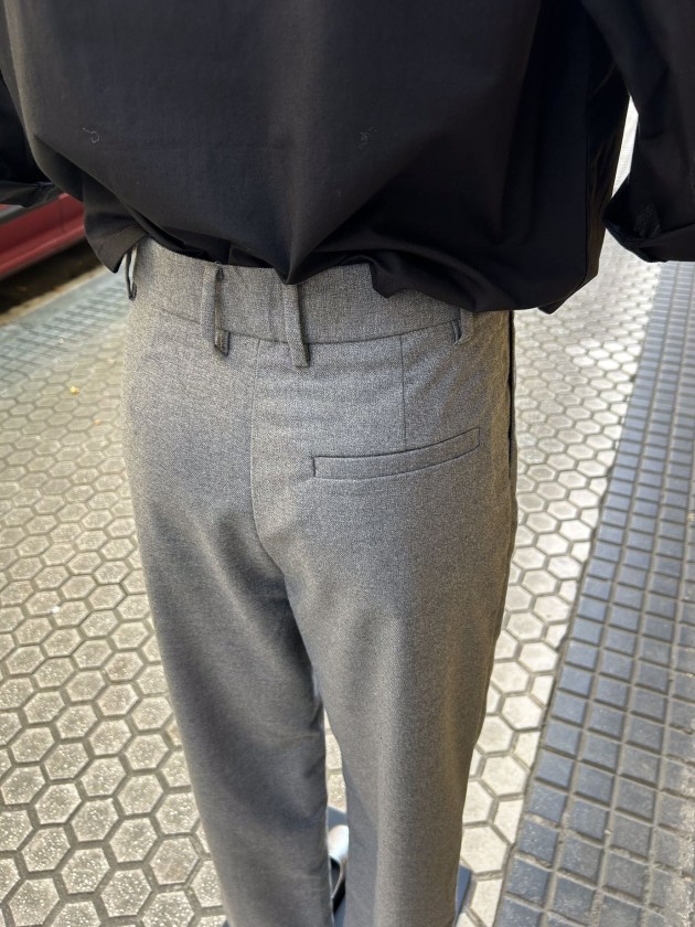 Pantalón gris pinza