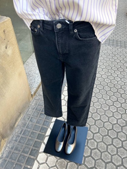 Vaquero lavado negro