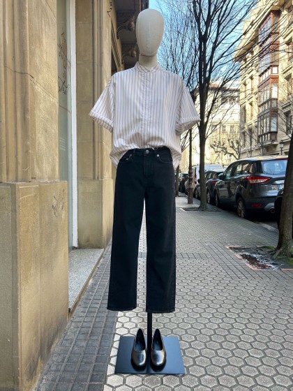 Vaquero lavado negro