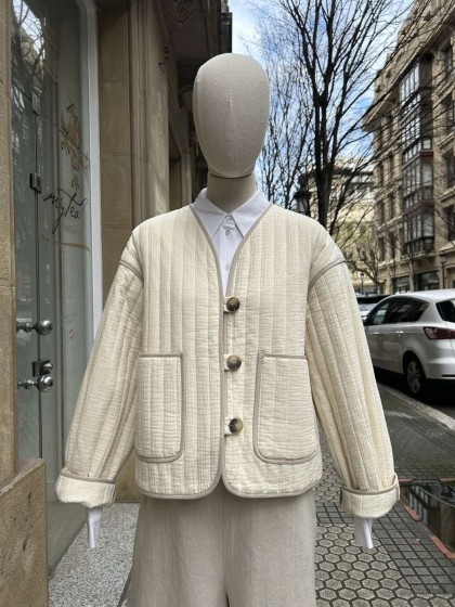 Chaqueta acolchada cruda