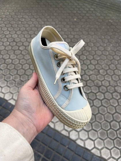 Zapatilla impermeable azulita