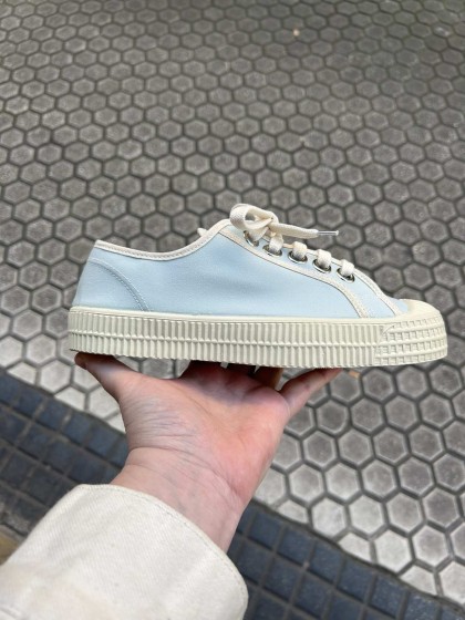 Zapatilla impermeable azulita