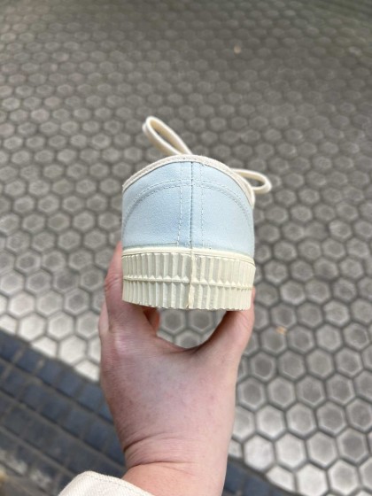 Zapatilla impermeable azulita