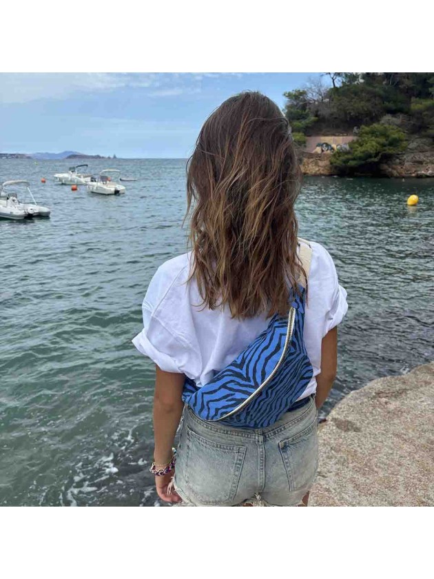 Riñonera cebra azul