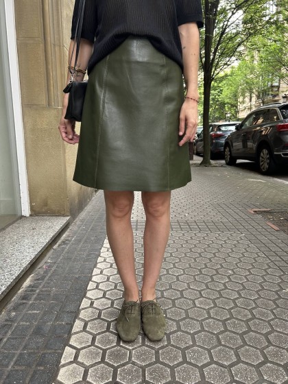 Falda verde cuero