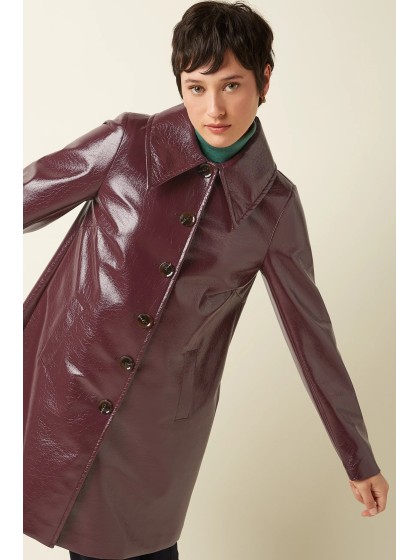 Gabardina charol burdeos
