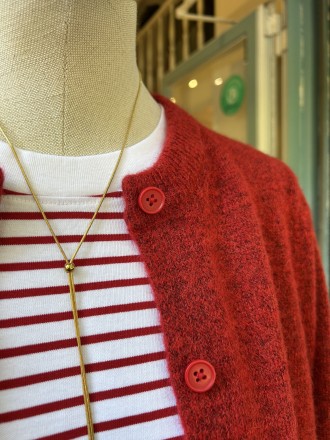 Camiseta rayitas rojas 2