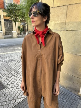 Camisa oversize tabaco