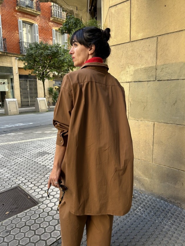 Camisa oversize tabaco