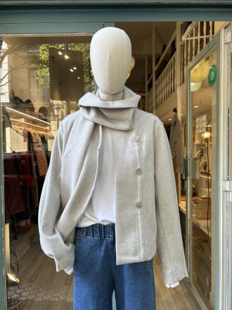 Chaqueta corta gris clara 2
