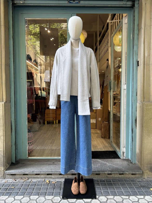 Chaqueta corta gris clara