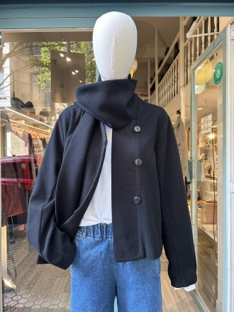 Chaqueta corta negra 2