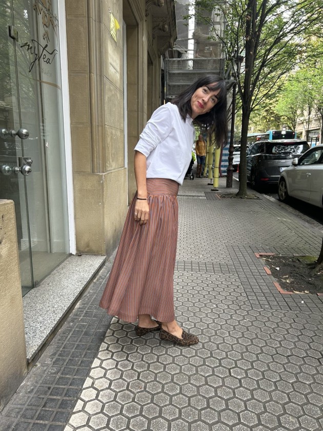 Falda raya café/gris