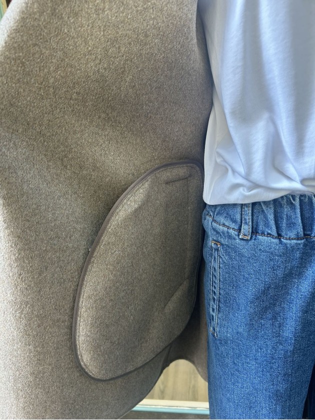 Abrigo marrón grisáceo