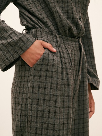 Pantalón cuadros gris