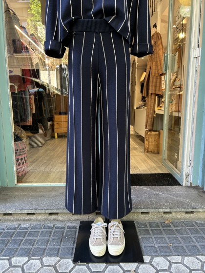 Pantalón de punto a rayas