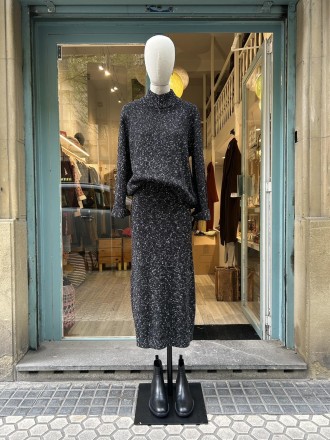 Falda negra jaspeada