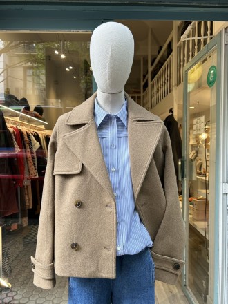 Chaqueta cruzada camel