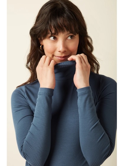 Camiseta cuello alto azul