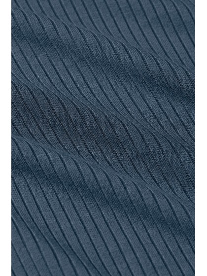 Camiseta cuello alto azul