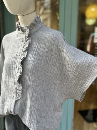 Camisa volante gris 2