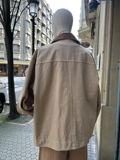 Chaqueta cargo beige